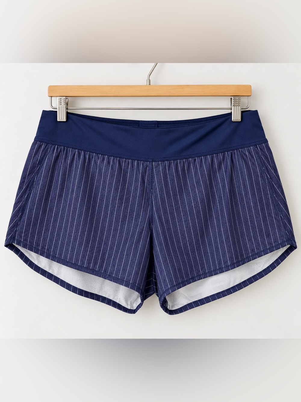 Oiselle Women’s Size 6 Blue Pinstripe Running Shorts Athletic Activewear